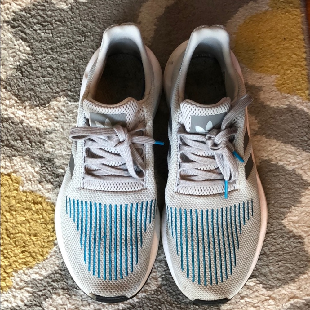 Men’s Adidas Swift Run tennis shoes